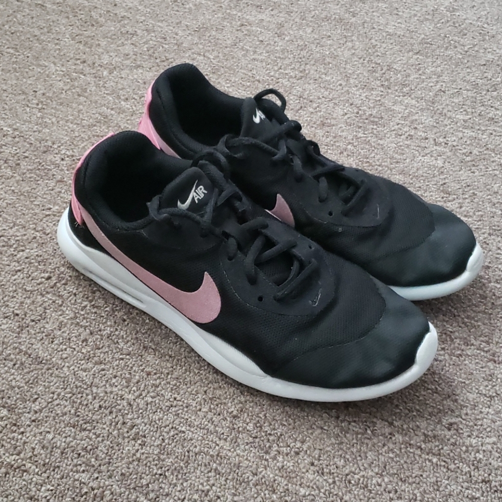 🍁 Women's NIKE SNEAKERS 🍁